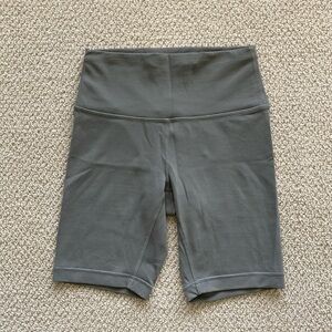 Lululemon Wunder Train High Rise Shorts 8” Size 6 Grey Sage Green Everlux EUC